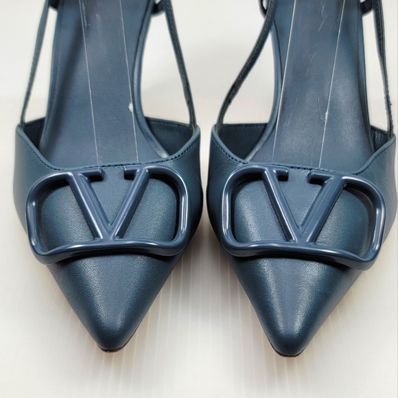 Garavani Valentino VLOGO SIGNATURE CALFSKIN SLINGBACK PUMP - 3" - Picture 2 of 11